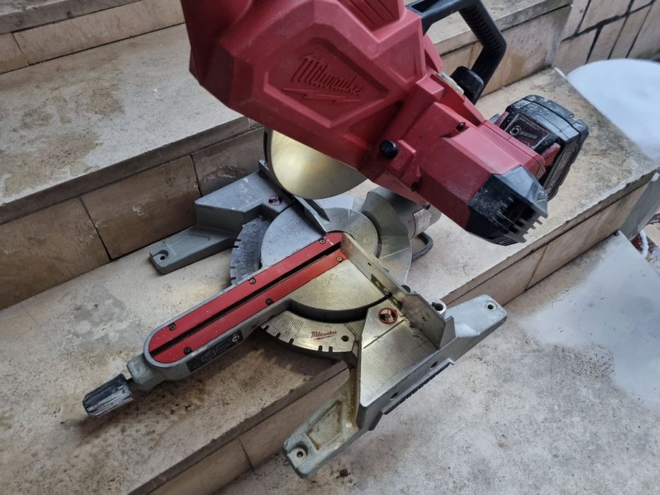 Пендула Milwaukee M18 SMS216