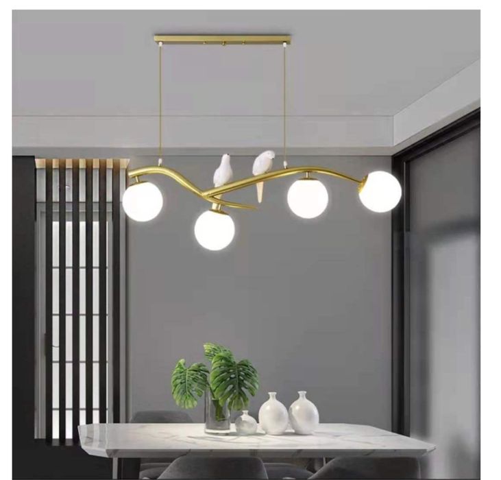 Продам красивую люстру с птичками