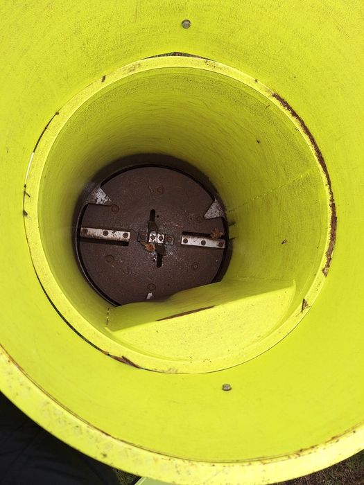 Tocătoare resturi vegetale vie, livada