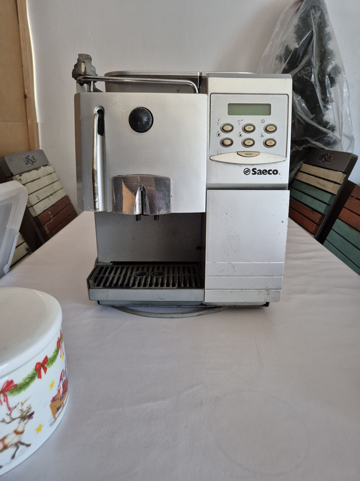 Vând expresor saeco