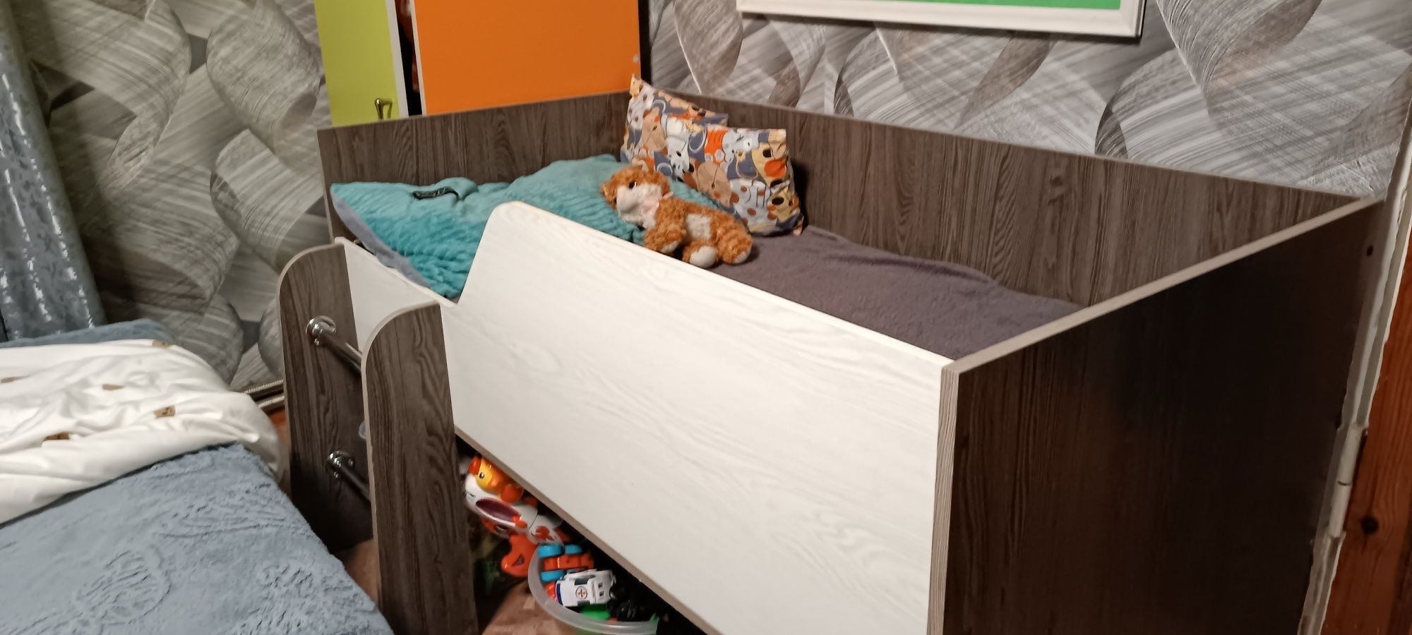 Продам детскую кроватку