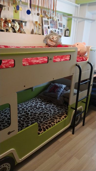 Pat suprapus model Autobuz cadou covor copiii