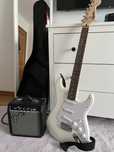 Chitara Fender Squier+ Amplificator Fender Frontman 10G+Husa Chiatara