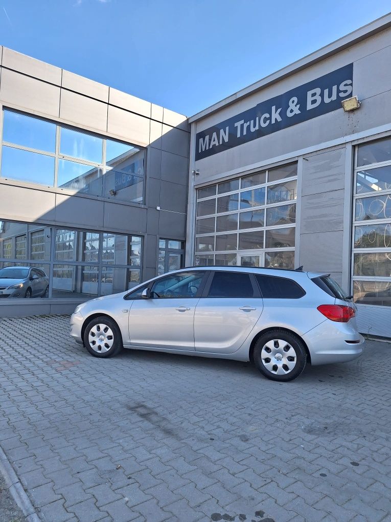 Opel Astra J 1.7 CDTI 110CP