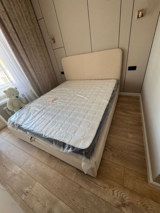 Продам двухспальную кровать