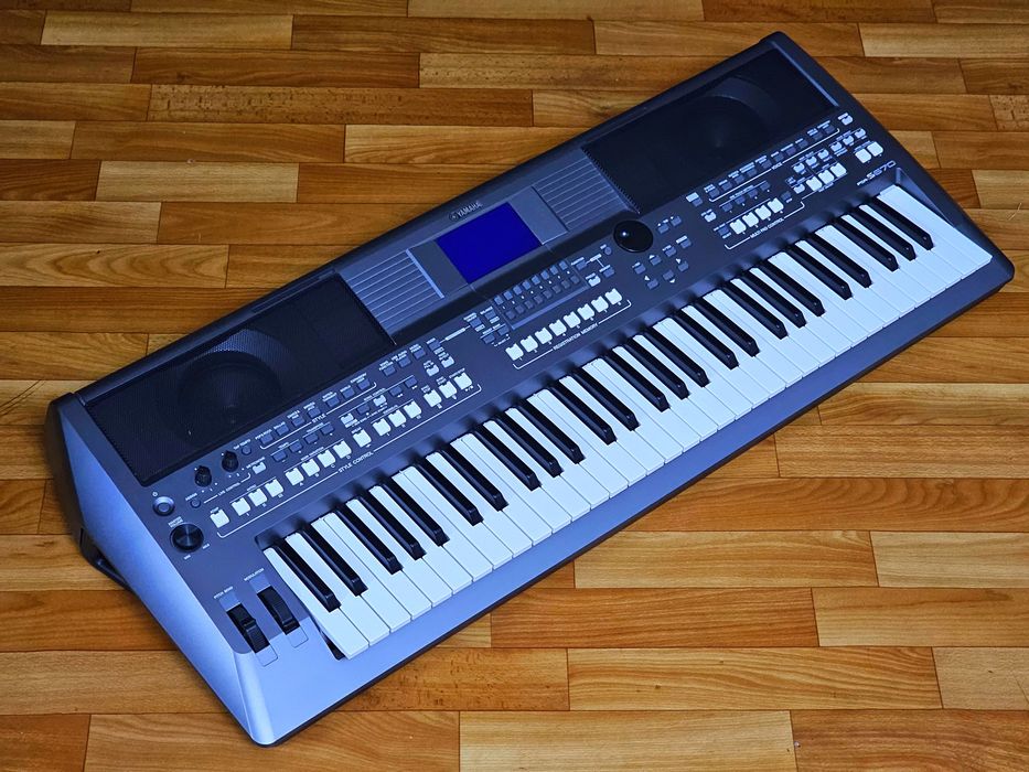 Синтезатор YAMAHA PSR S670