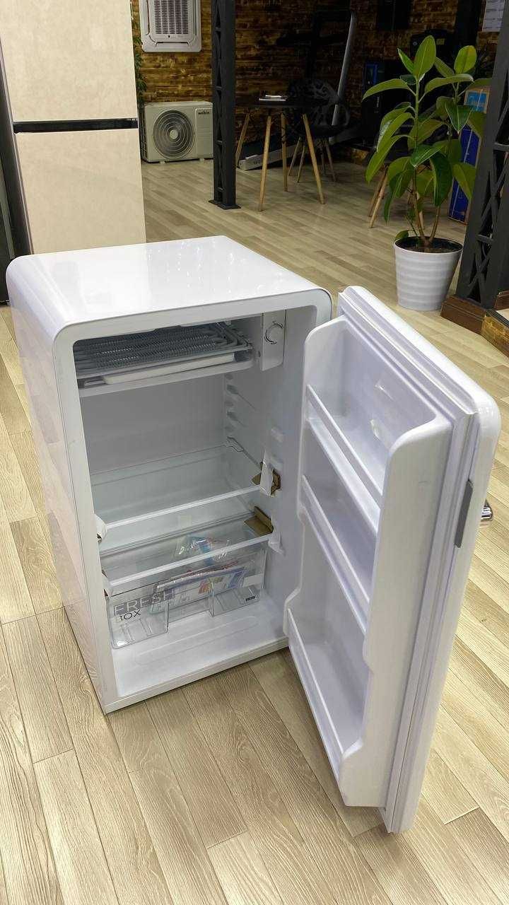 Мини Холодильник Midea модель - MDRD142SLF01 (белый) на 93 литра