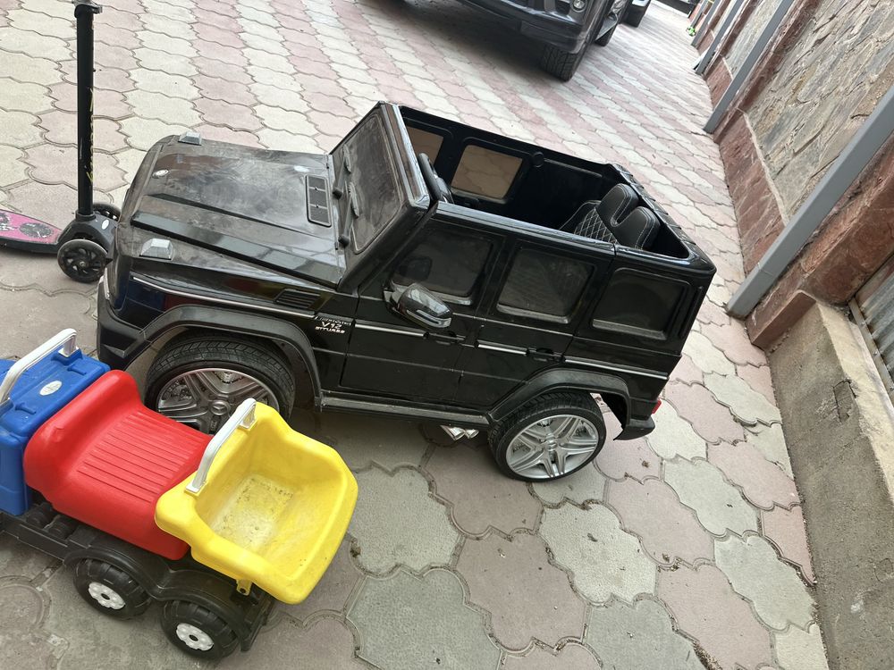 Продам манежку, машину, бесік, сиденье