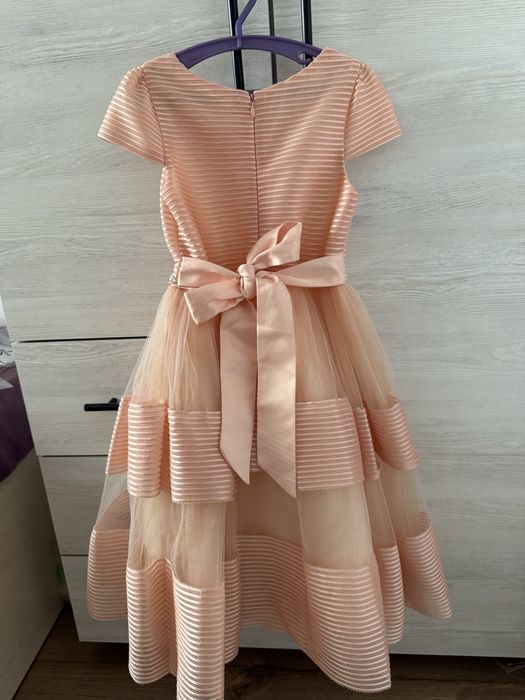 Продам детские платья