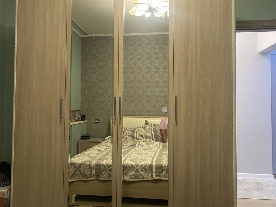 Шкаф ,комод,2тумбочки для спальни в отличном состоянии