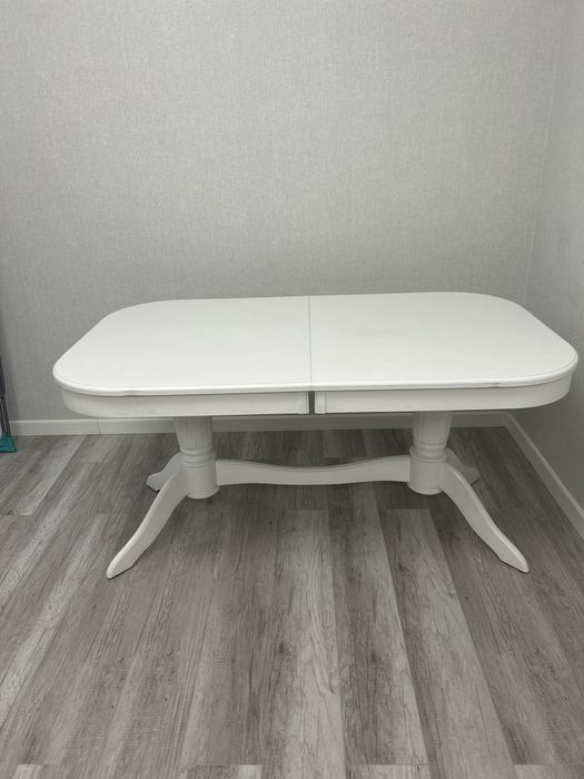 Стол . Мдф и массив дерева.