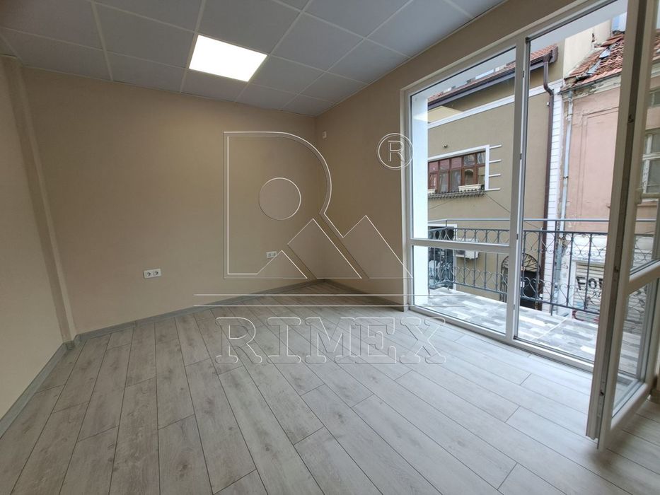 Офис в Пловдив-Център площ 30 цена 500