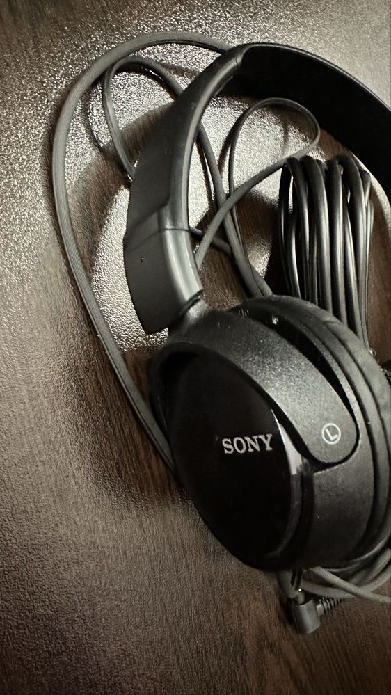 Слушалки Sony с кабел