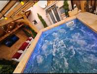 Cabana cu piscina jacuzzi la munte