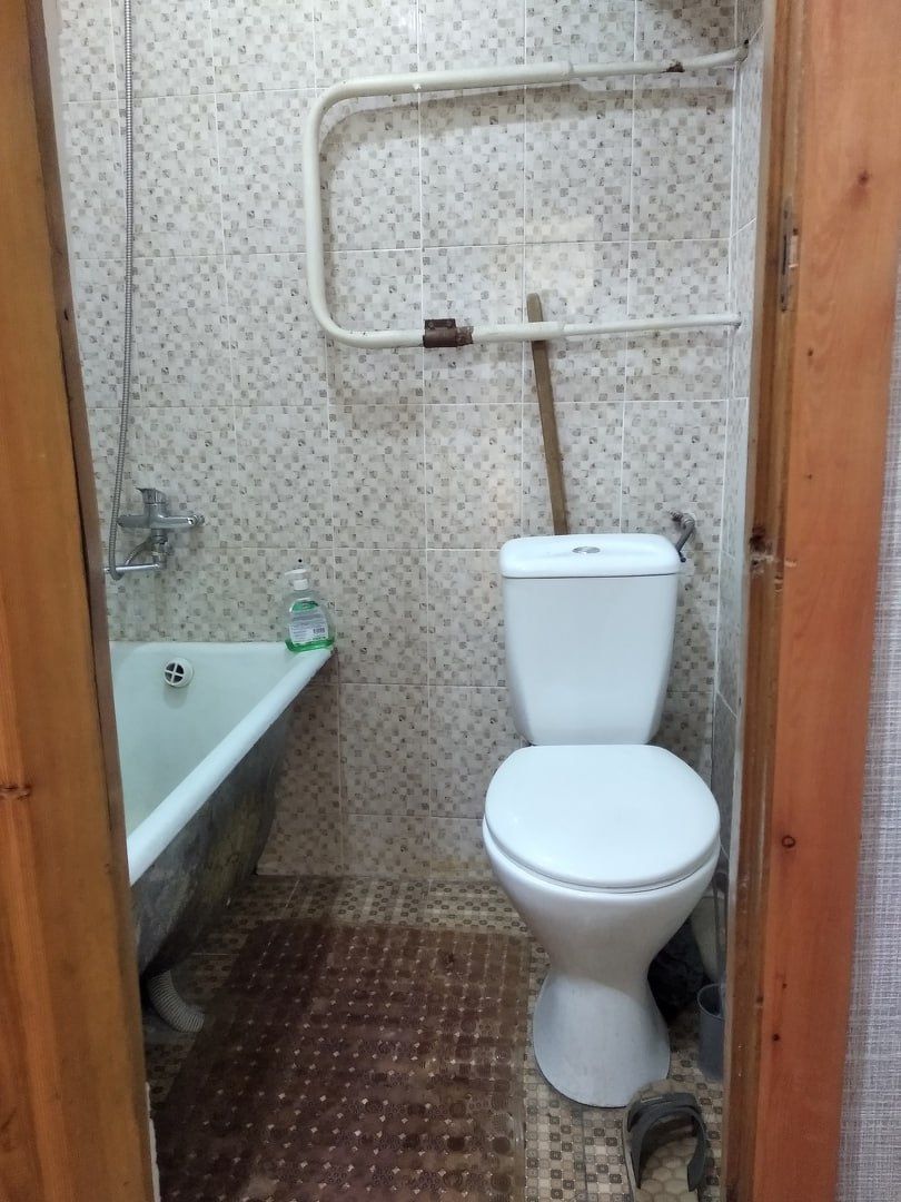Срочно ПРОДАЕТСЯ 1 комнатная Академ Городок. Метро БИЙ.