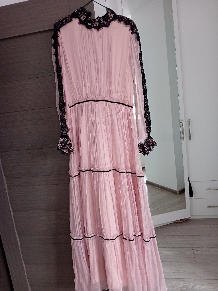 Vand rochie eleganta  deosebita