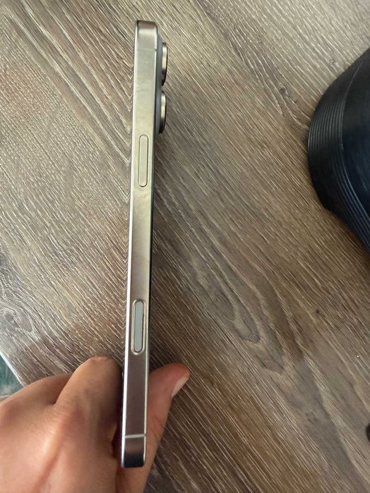 IPhone 16 Pro max - 256 GB- телефонът е на 11 месеца- 96 % - батерия !