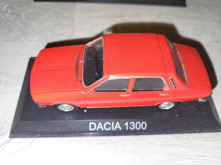 Macheta masina Volga si Dacia 1300