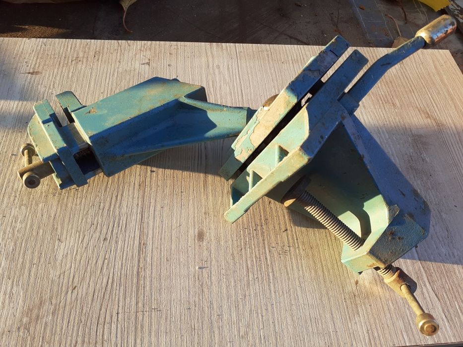 Menghina de banc mini