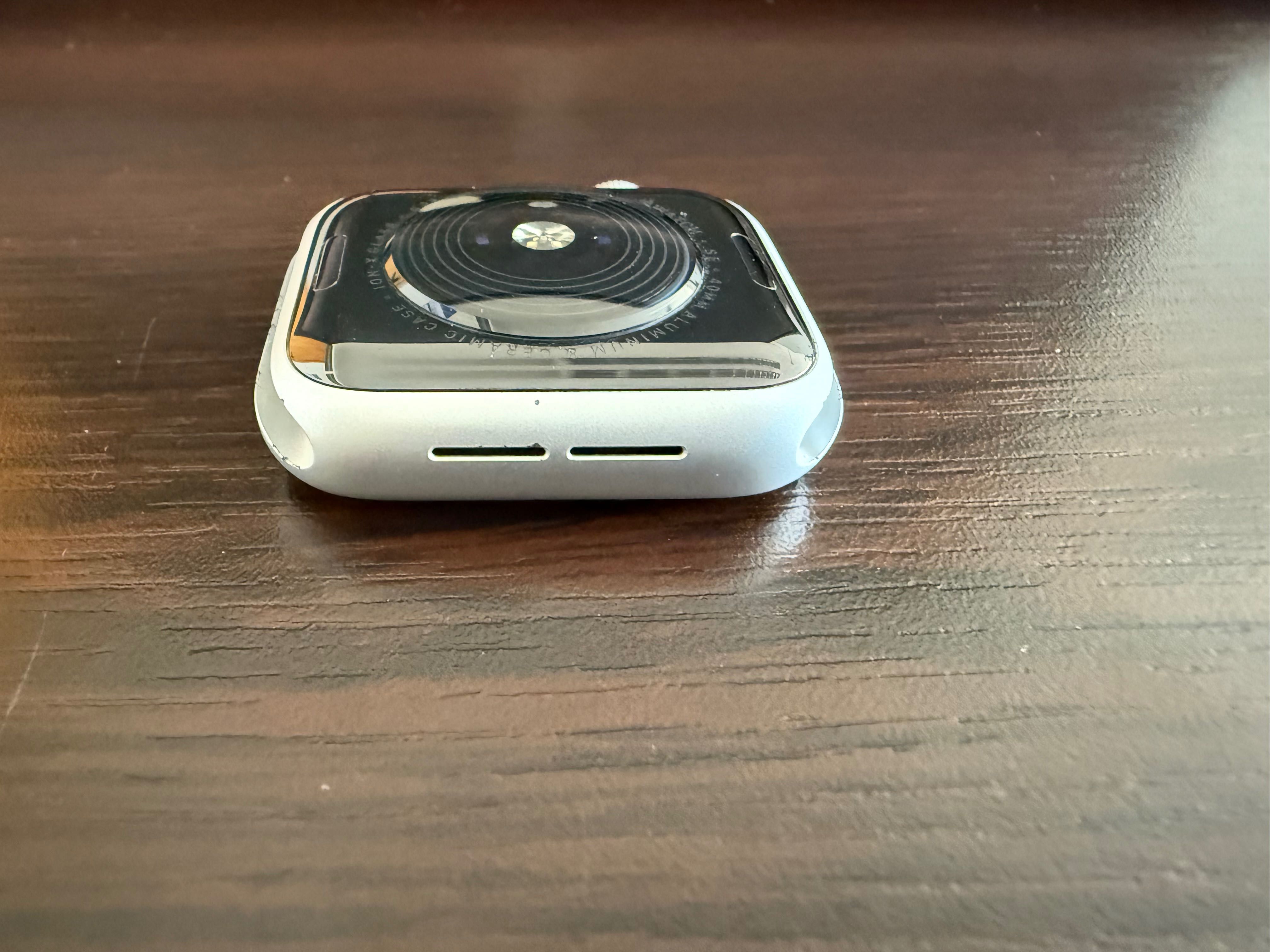 Apple Watch SE GPS Silver 40 mm батерия 100%