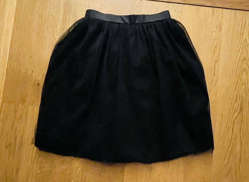 Fusta tull mărime xs