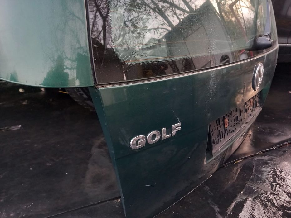 Vând haion Golf 4 Break, fără rugină