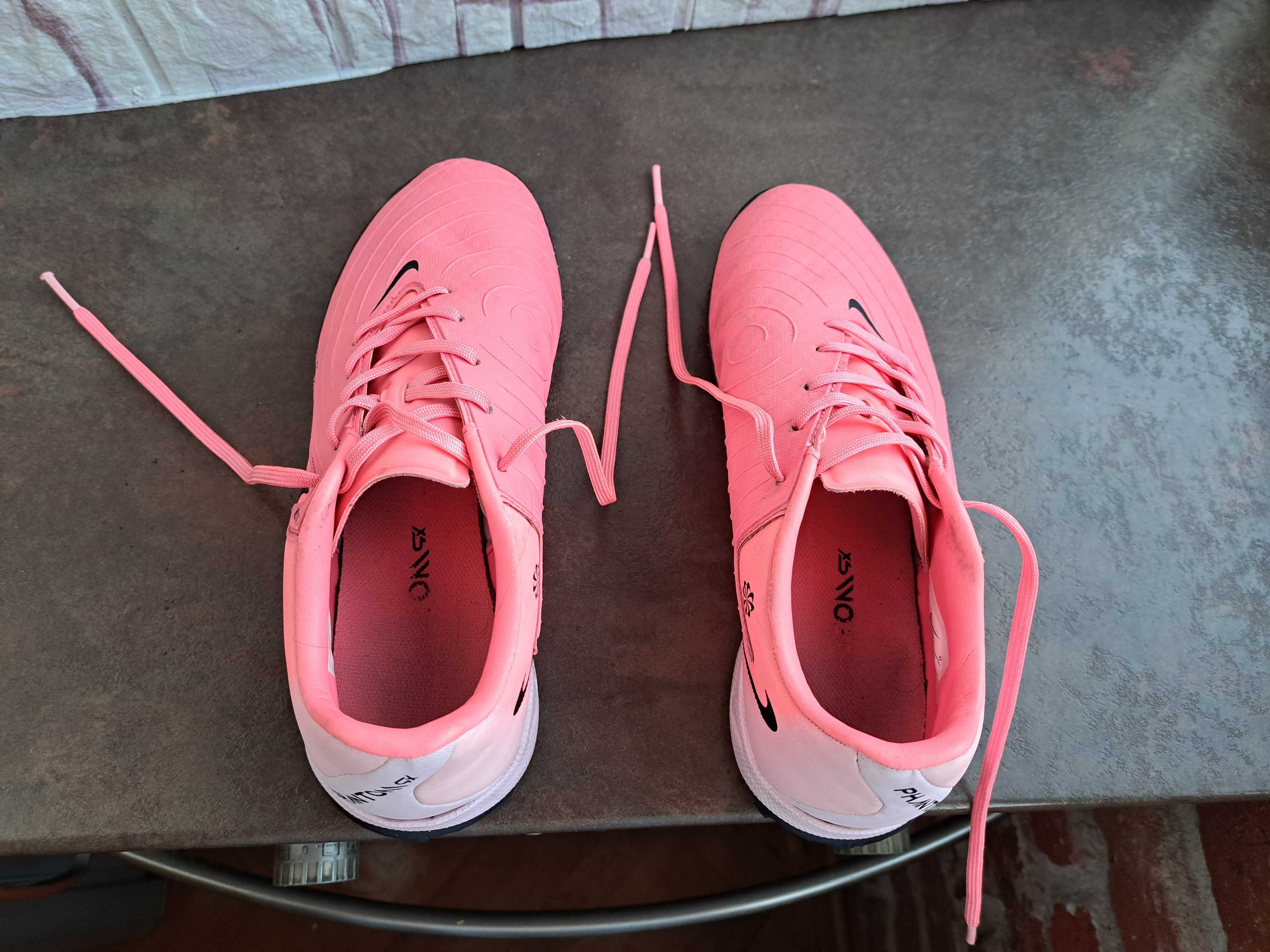 маратонки,кецове,спортни обувки футболни стоножки,Nike,ном.38,найк