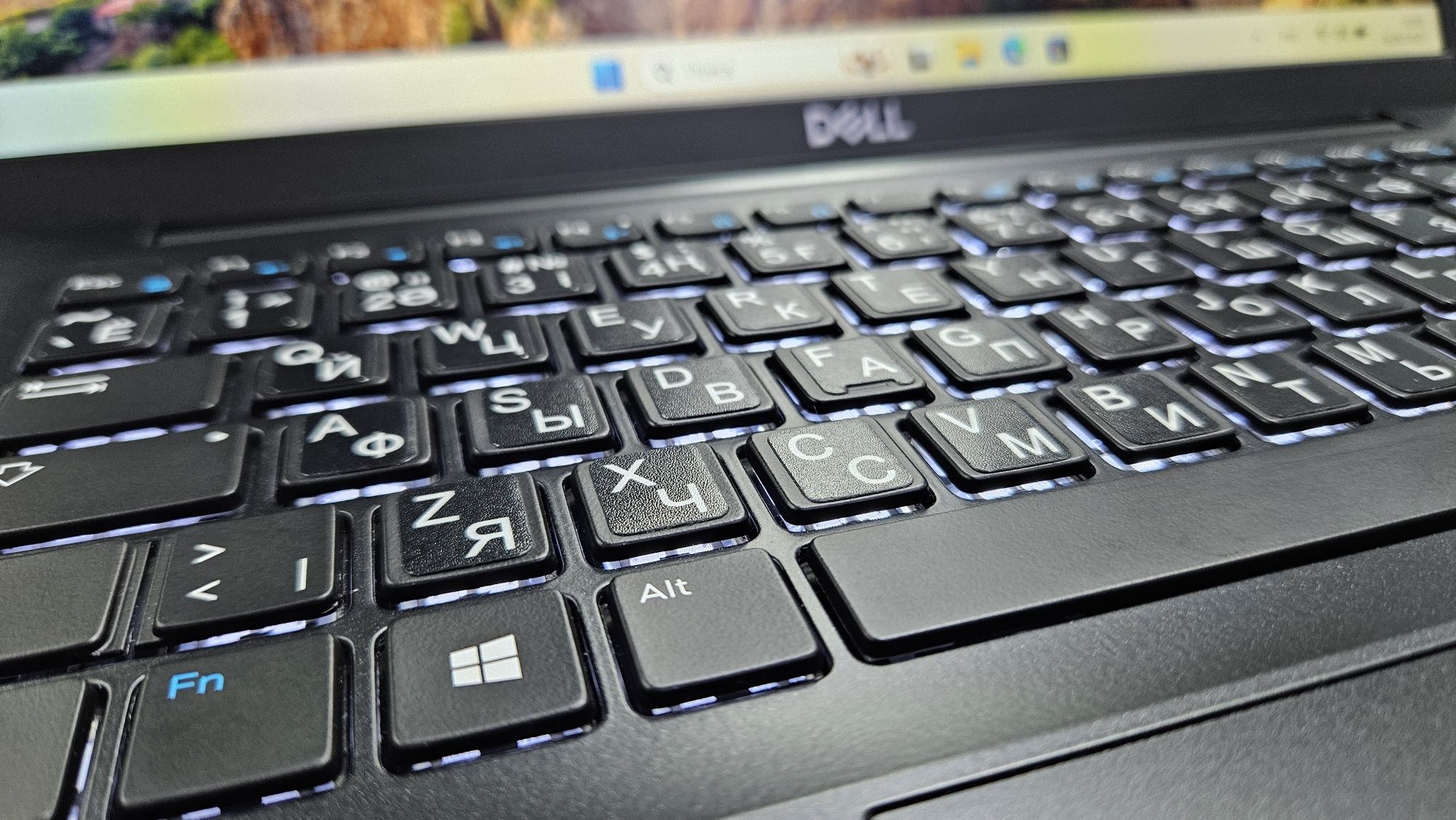 13.3" Ноутбук Dell Latitude 7390