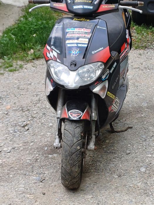 Vând Gilera Runner 50 cm³