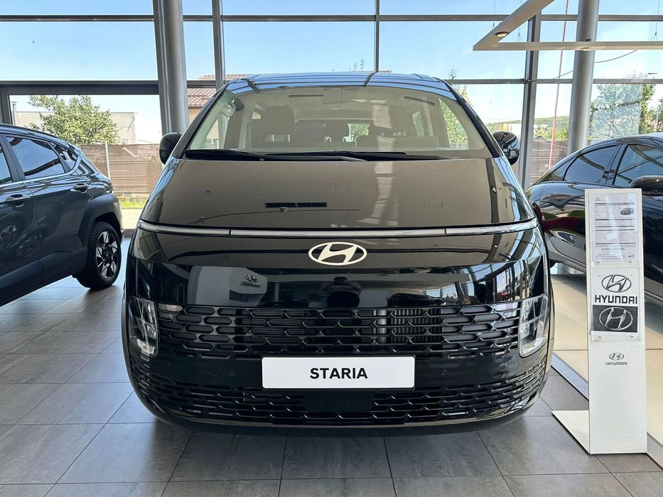 Hyundai Staria Hyundai Staria 1.6T-GDi 215CP Hybrid 6AT 9seats Premium