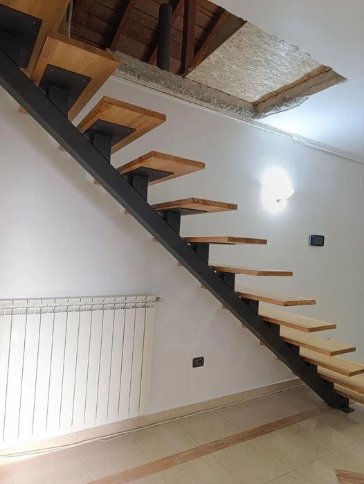 Scări metalice pentru interior și exterior