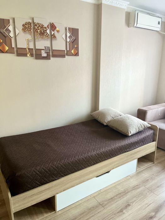 Продам кровать с матрасом