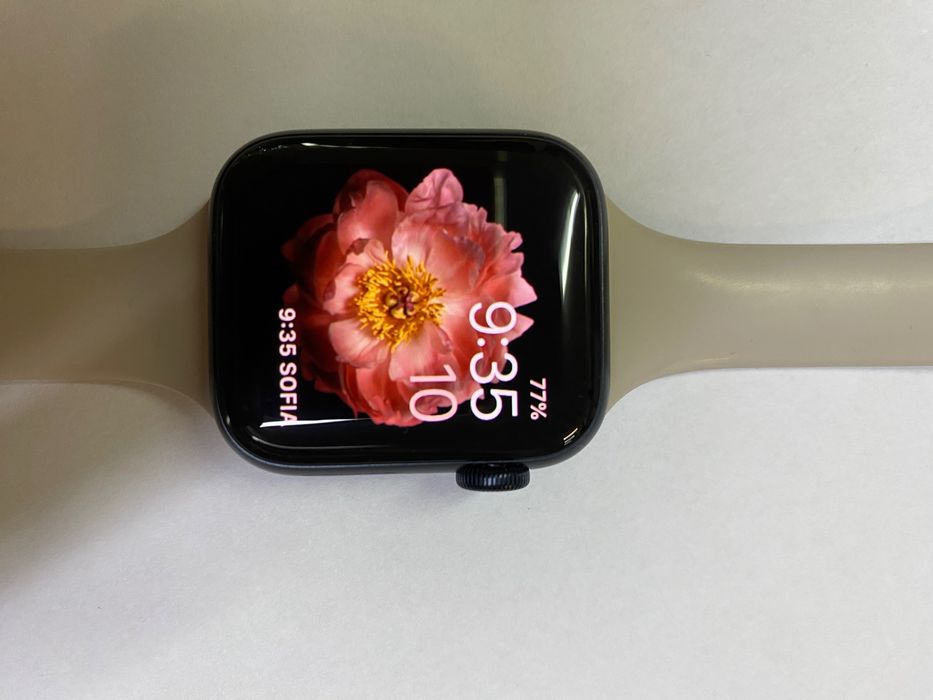 Часовник Apple watch SE 2 GPS