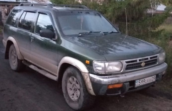 Патфандер - Террано,1996г, на запчасти или по запчастям 1996г, тд2,7 е