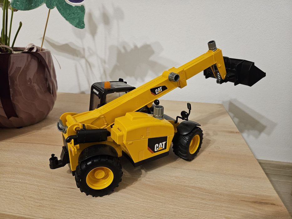 Incarcator telescopic Caterpillar Bruder