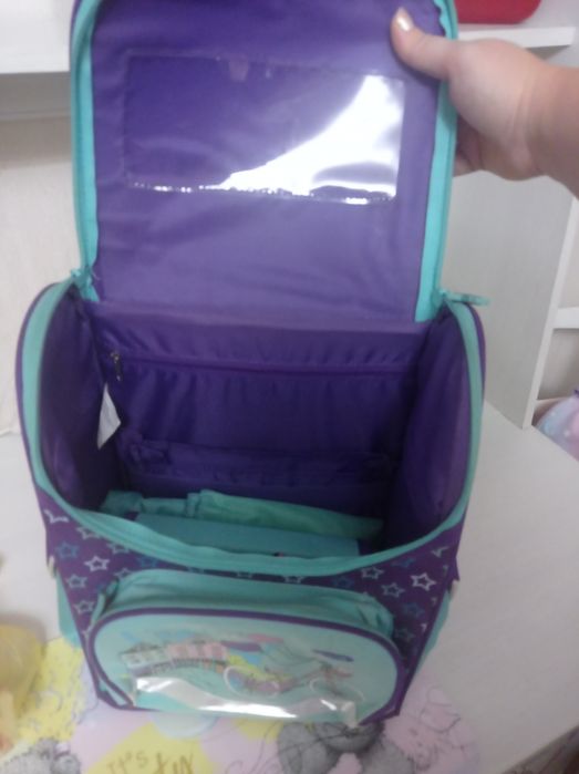 Продам Портфель ,, детский мир.