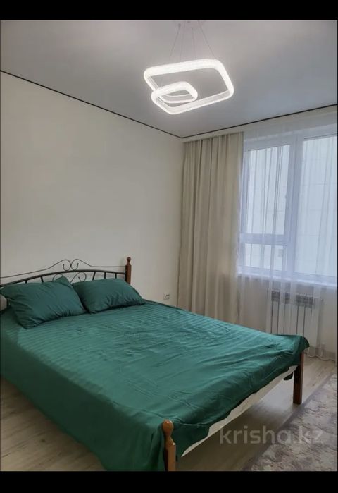 Продам кровать с матрасом , торг есть