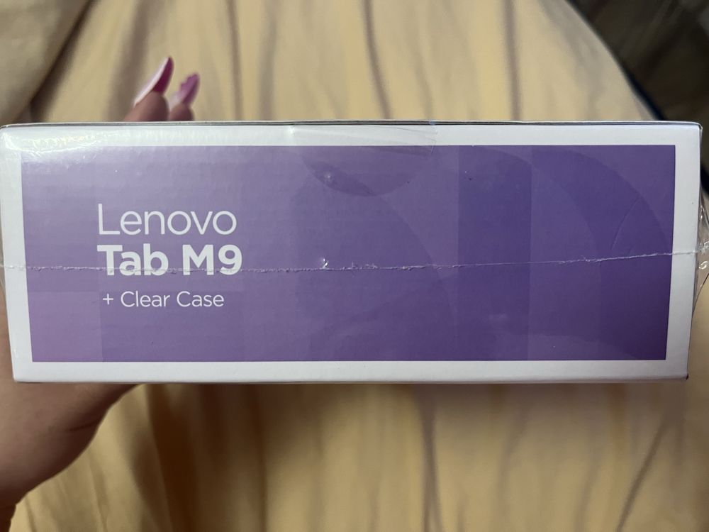 Tableta lenovo tab M9 64 gb +clear case