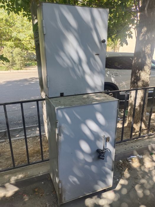 Ящик для зарядки электромобиля