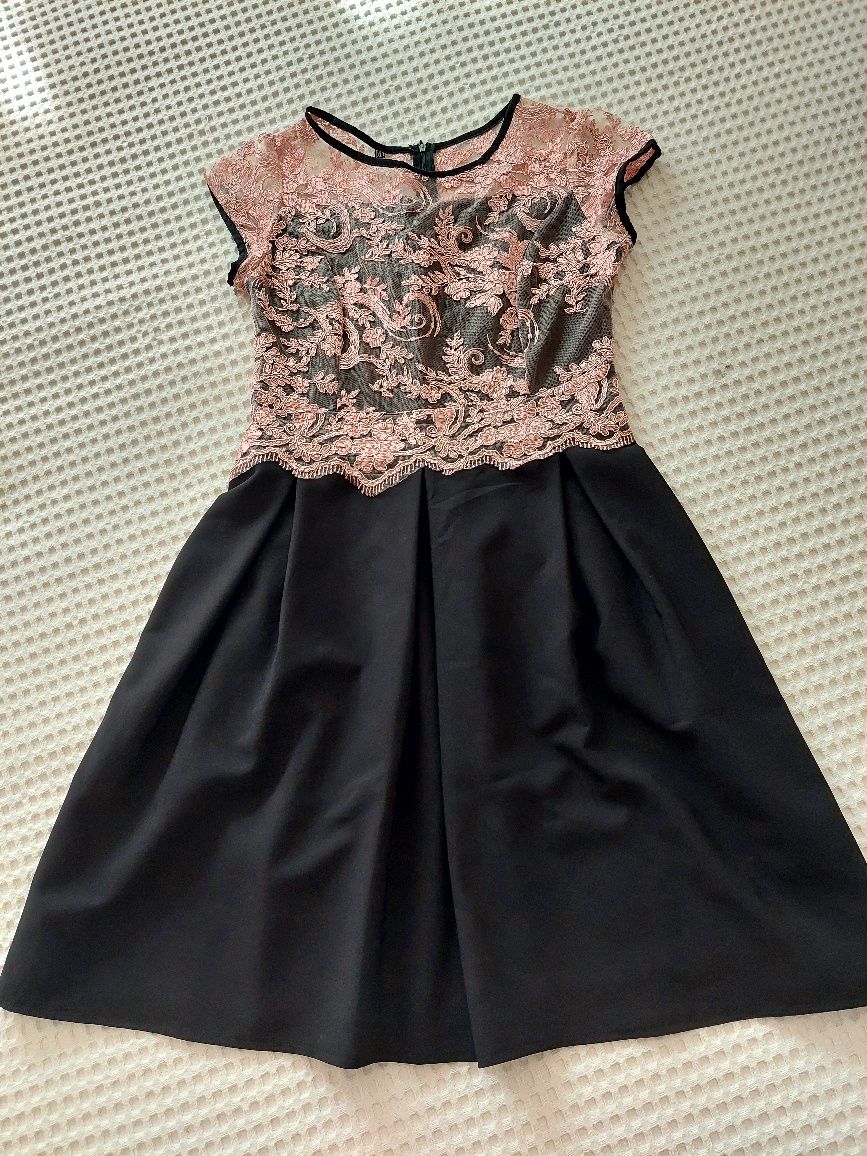 Официална рокля в розово и черно