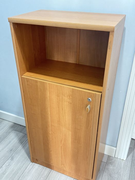 Шкаф пенал в хорошем состоянии