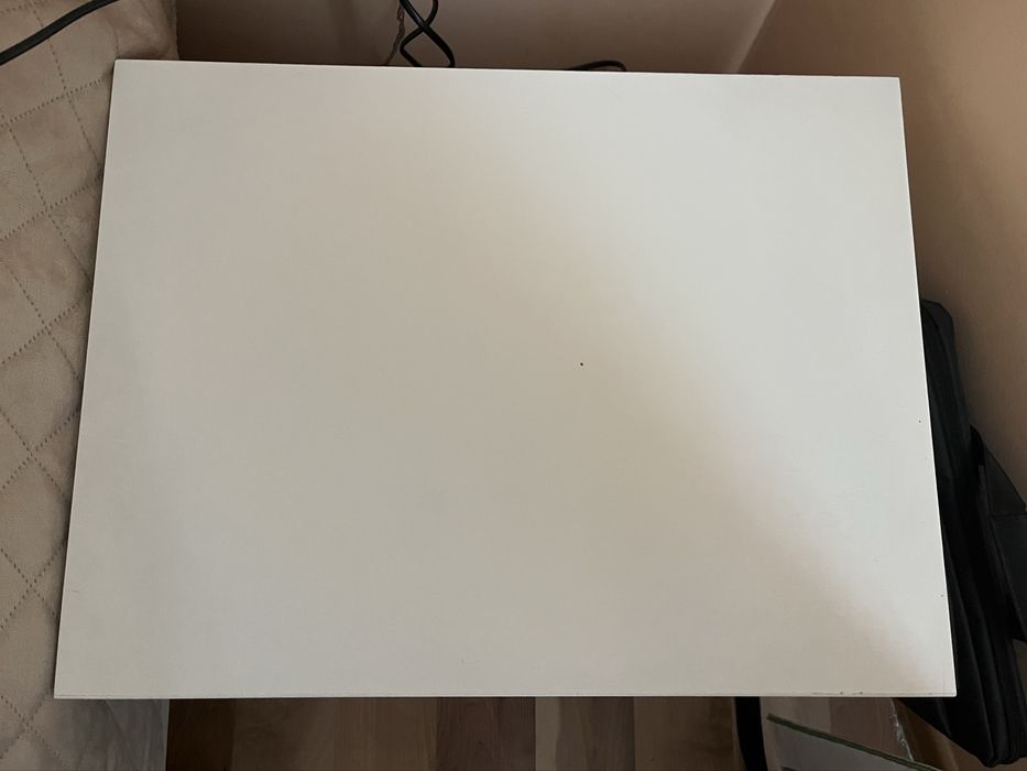 Две нощни шкафчета