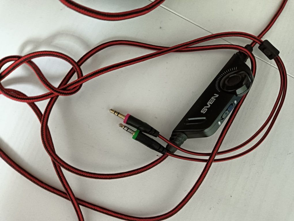 продам игровые наушники с микрофоном sven ap-G890MV