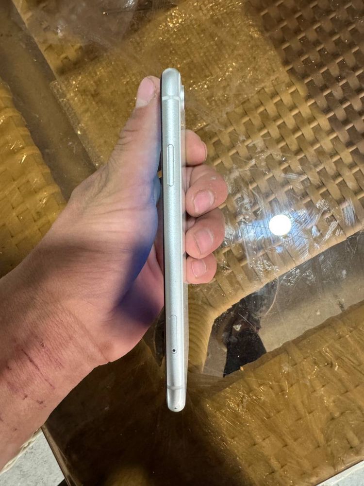 Ayfon Xr.