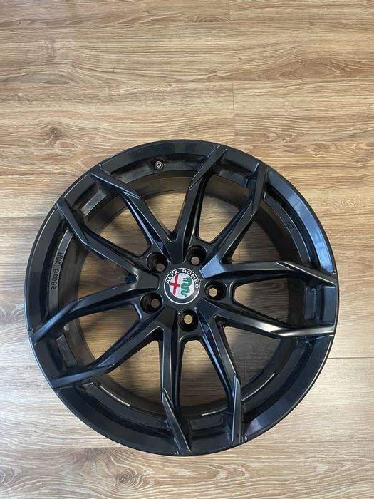 Alfa Romeo Stelvio 2.0 Turbo 280 CP Q4 BZN| Revizie 09/2025| ITP 2026