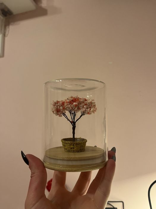 Стъкленица с цвете