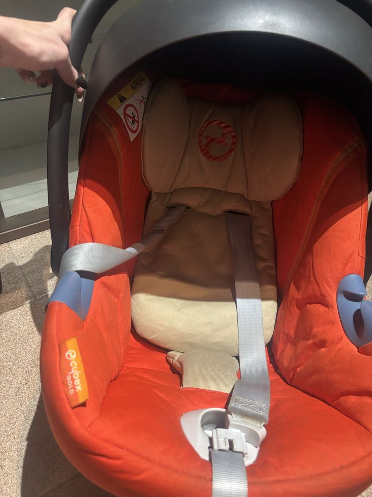 Cybex isofix aton m