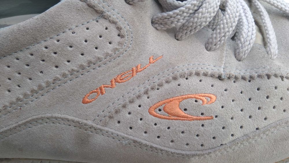 Продавам спортни обувки O'NEILL®