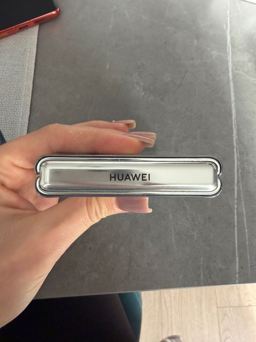 HUAWEI P50 Pocket за ремонт или части