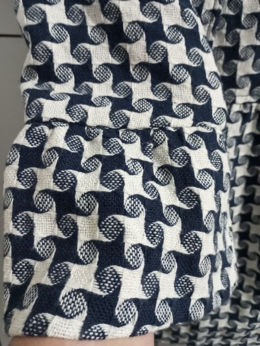 Jachetă cu mânecă trei sferturi, mărimea L. Transport 5 lei